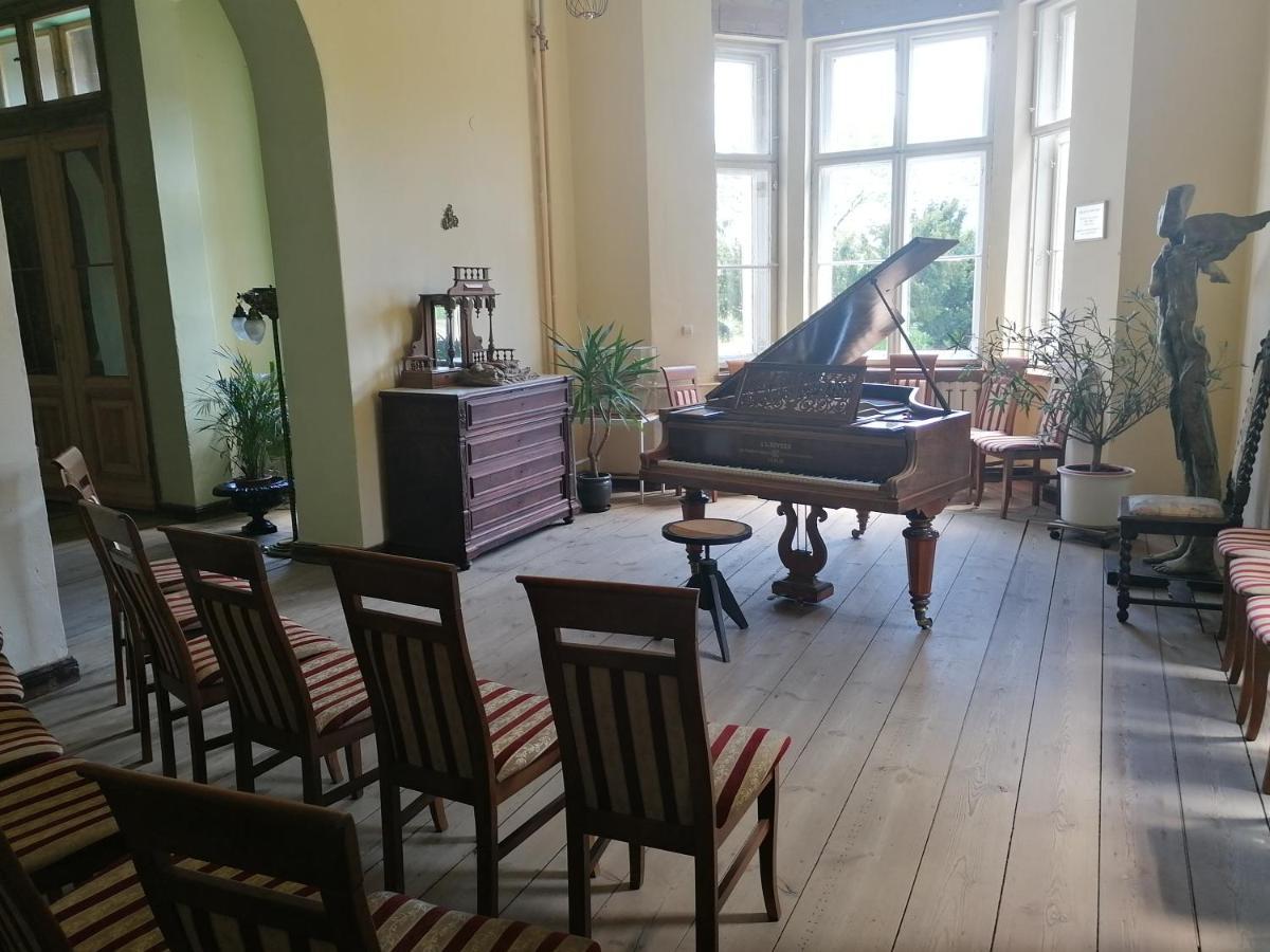 Palac Paprotno Karnice Extérieur photo