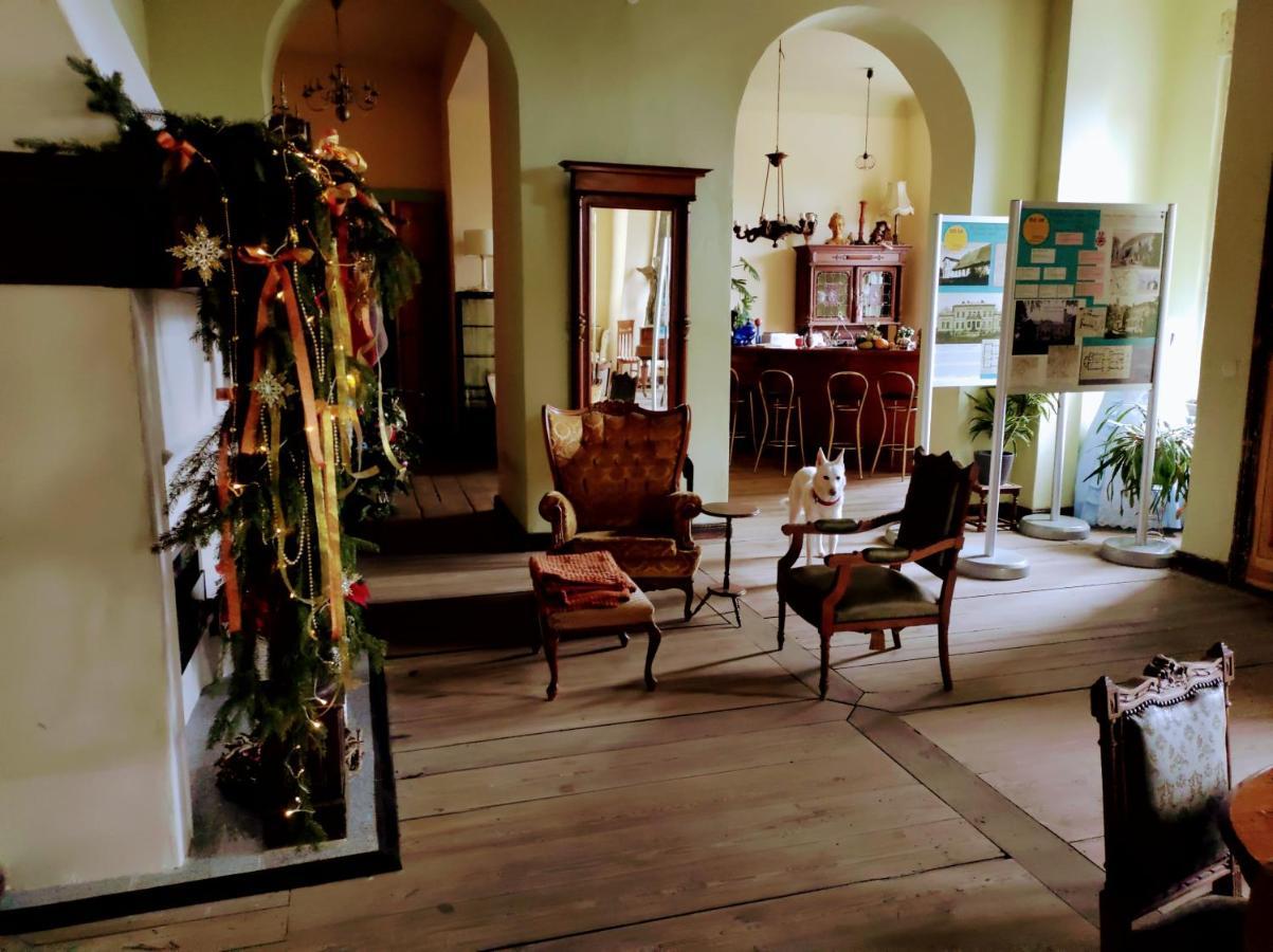 Palac Paprotno Karnice Extérieur photo
