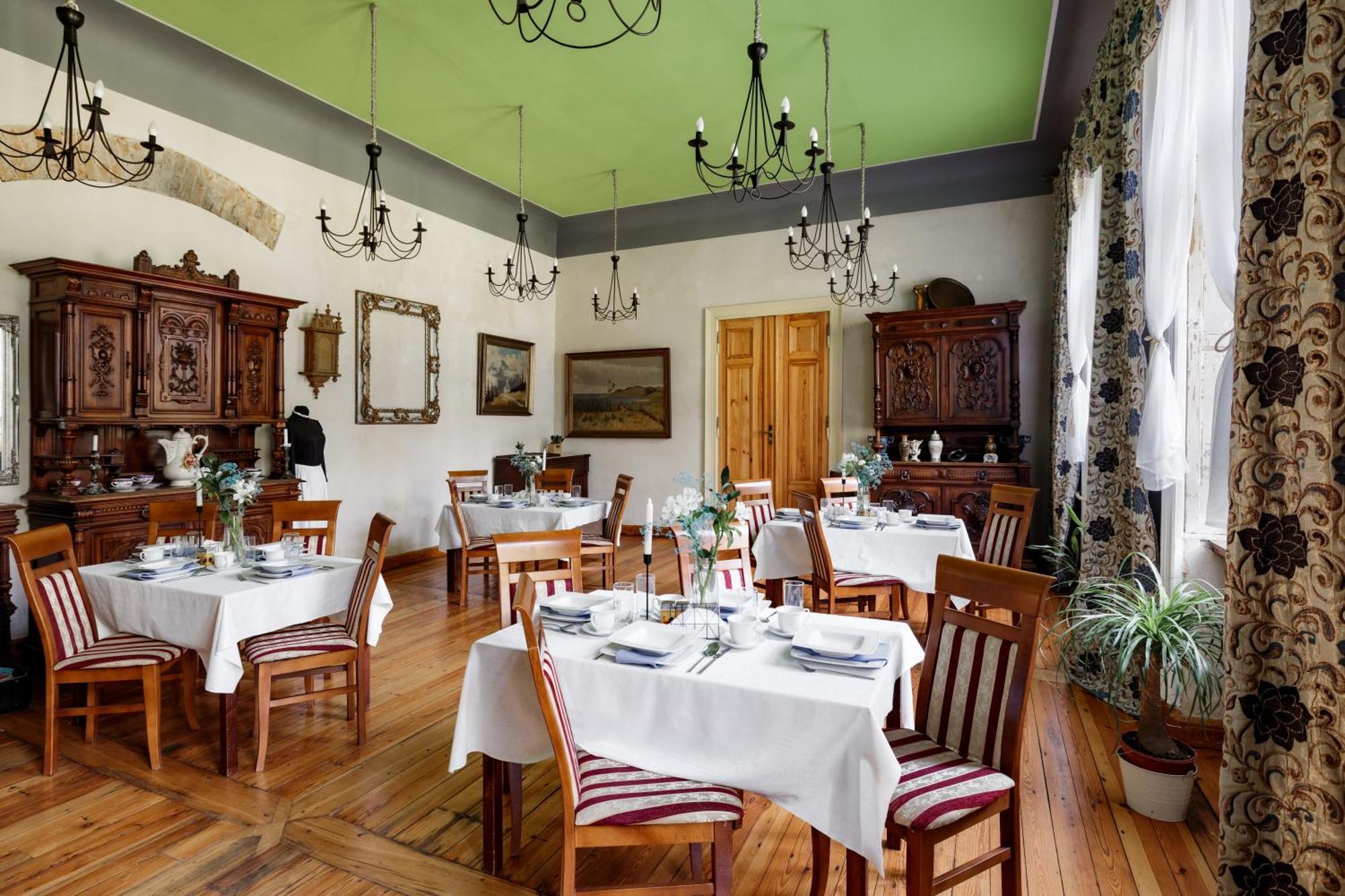 Palac Paprotno Karnice Extérieur photo