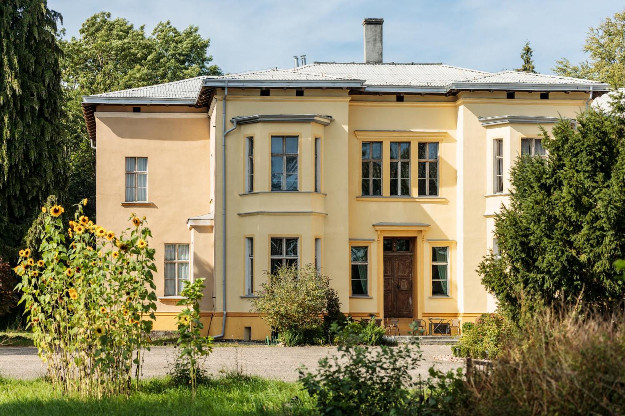 Palac Paprotno Karnice Extérieur photo